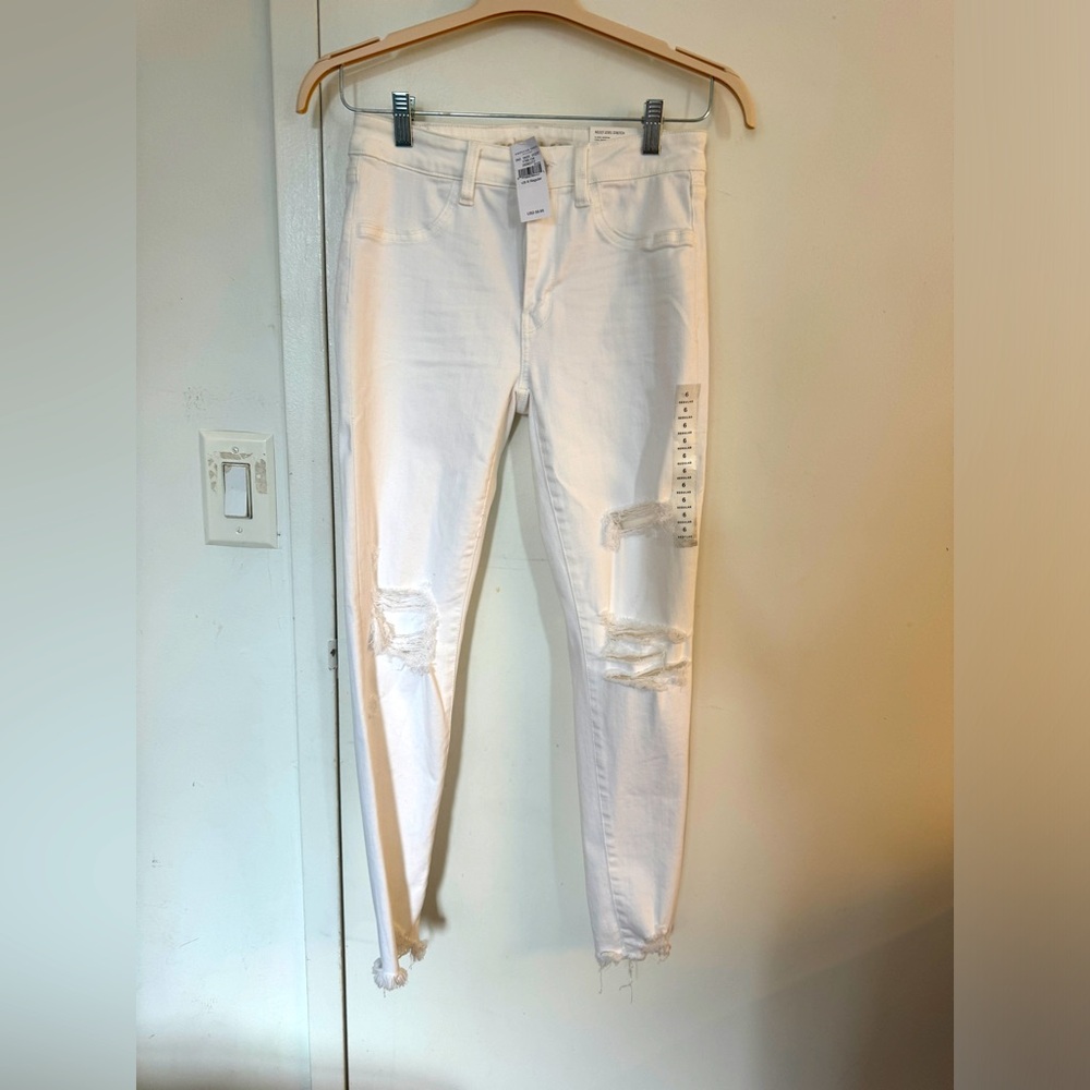 Brand new white distressed American Eagle jeans